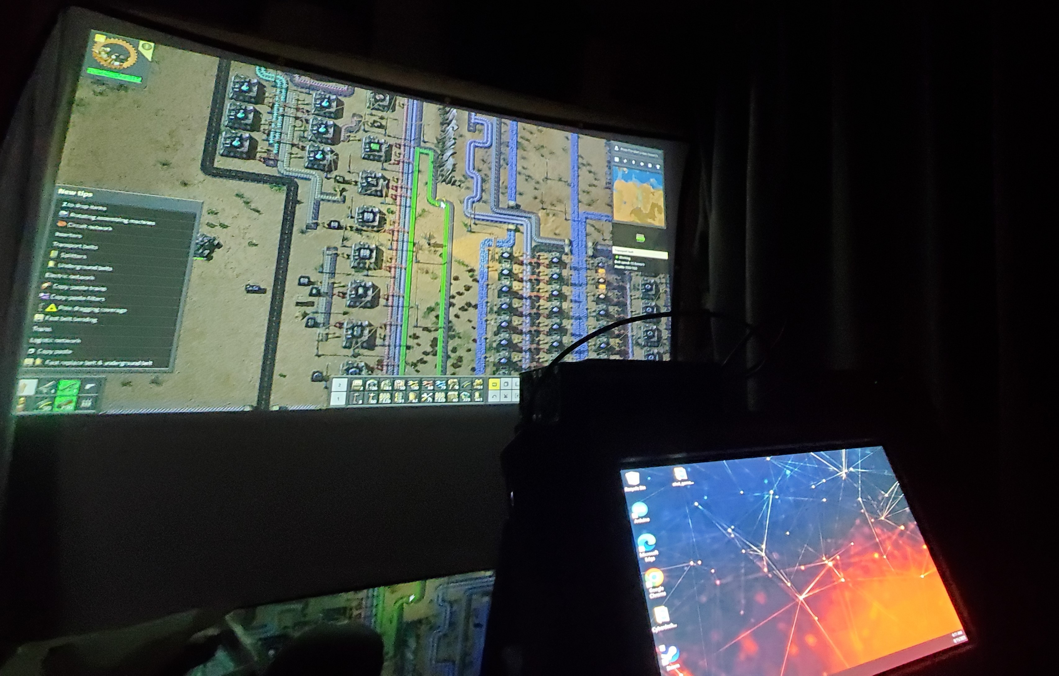 Cyberdeck Red V2 projector
